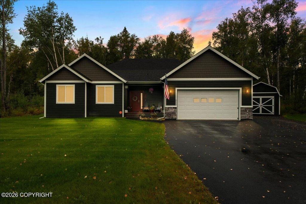 8603 E Dancing Lights Drive, Wasilla, AK 99645