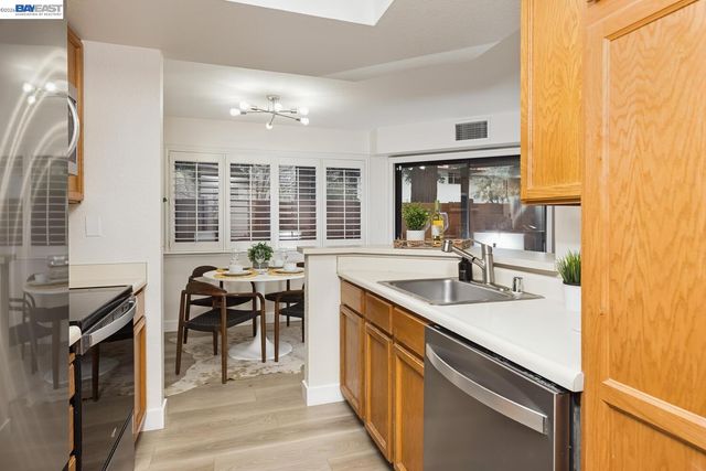 2513 lucy lane b, Walnut Creek, CA 94595