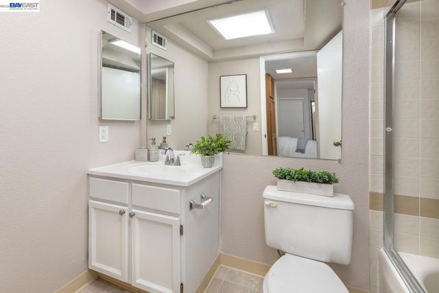 2513 lucy lane b, Walnut Creek, CA 94595