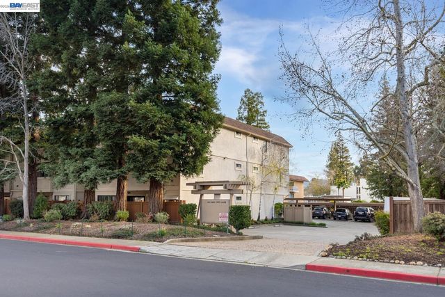 2513 lucy lane b, Walnut Creek, CA 94595