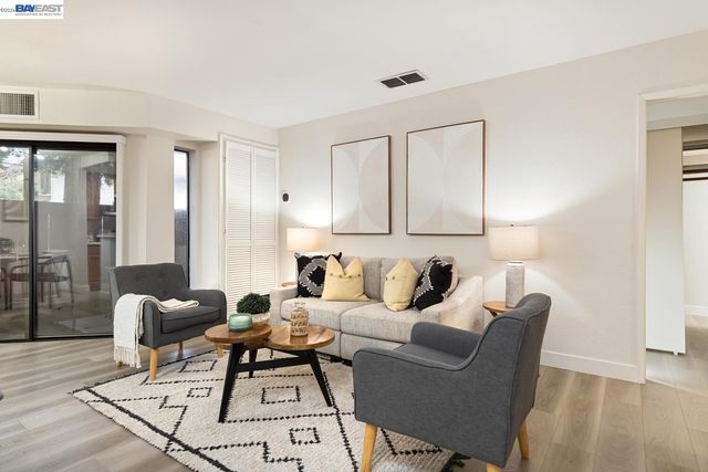 2513 lucy lane b, Walnut Creek, CA 94595