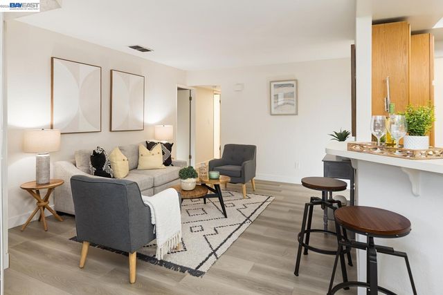 2513 lucy lane b, Walnut Creek, CA 94595