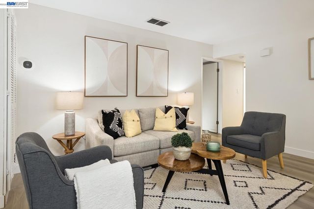 2513 lucy lane b, Walnut Creek, CA 94595