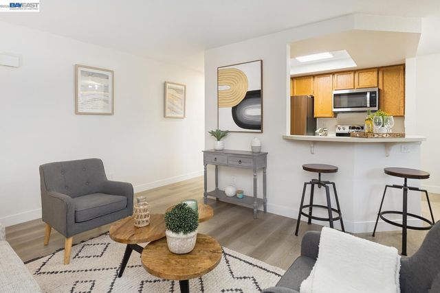 2513 lucy lane b, Walnut Creek, CA 94595