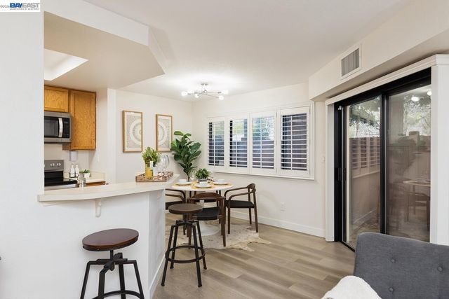 2513 lucy lane b, Walnut Creek, CA 94595