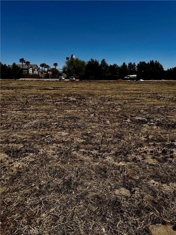 1 Clearview Drive, Apple Valley, CA 92308