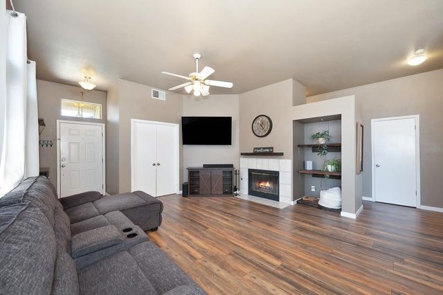 3435 Skyward Ct, Sacramento, CA 95827