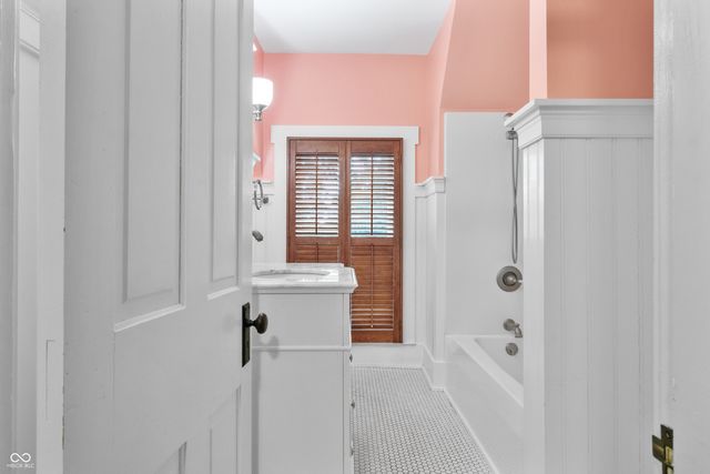 320 W 12th Street, Anderson, IN 46016
