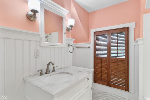320 W 12th Street, Anderson, IN 46016