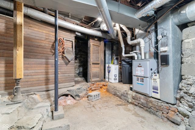 320 W 12th Street, Anderson, IN 46016