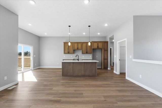 4995 COUNCIL POINTE Road, Council Bluffs, IA 51501