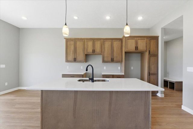 4995 COUNCIL POINTE Road, Council Bluffs, IA 51501