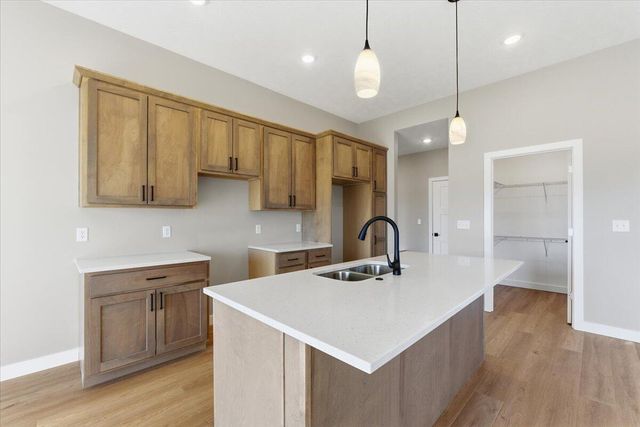 4995 COUNCIL POINTE Road, Council Bluffs, IA 51501