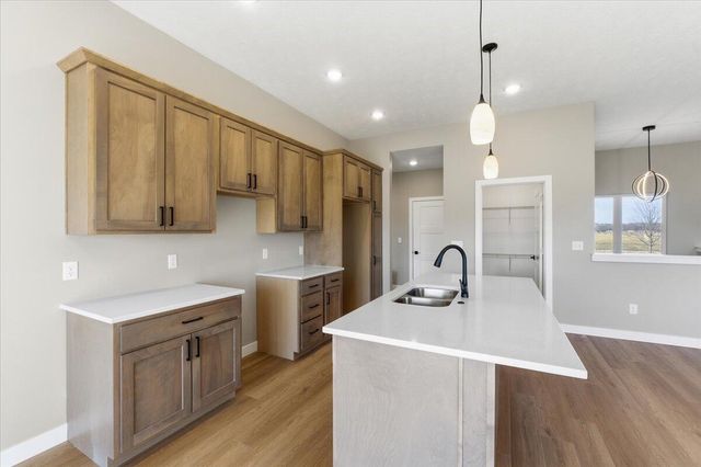 4995 COUNCIL POINTE Road, Council Bluffs, IA 51501