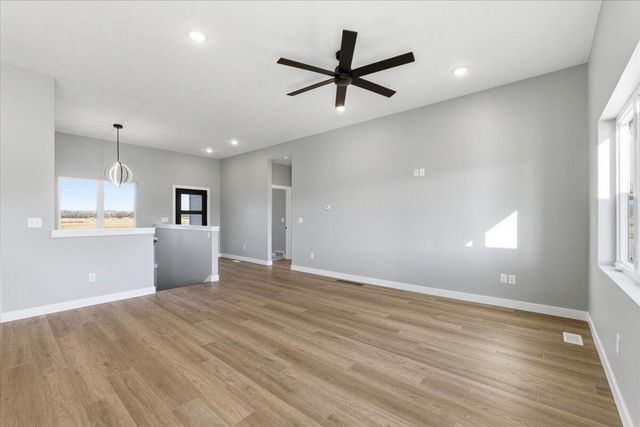 4995 COUNCIL POINTE Road, Council Bluffs, IA 51501