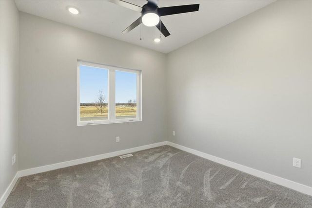 4995 COUNCIL POINTE Road, Council Bluffs, IA 51501