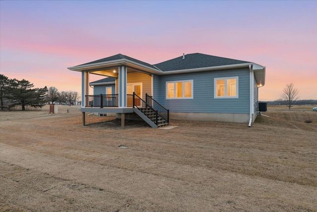 4995 COUNCIL POINTE Road, Council Bluffs, IA 51501