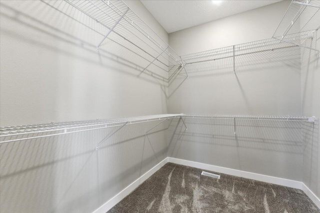 4995 COUNCIL POINTE Road, Council Bluffs, IA 51501