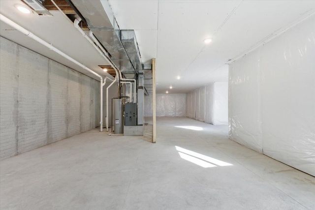 4995 COUNCIL POINTE Road, Council Bluffs, IA 51501