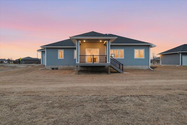 4995 COUNCIL POINTE Road, Council Bluffs, IA 51501