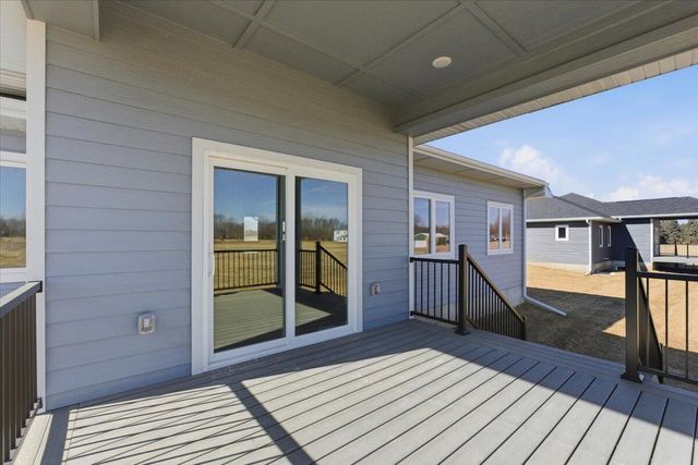 4995 COUNCIL POINTE Road, Council Bluffs, IA 51501