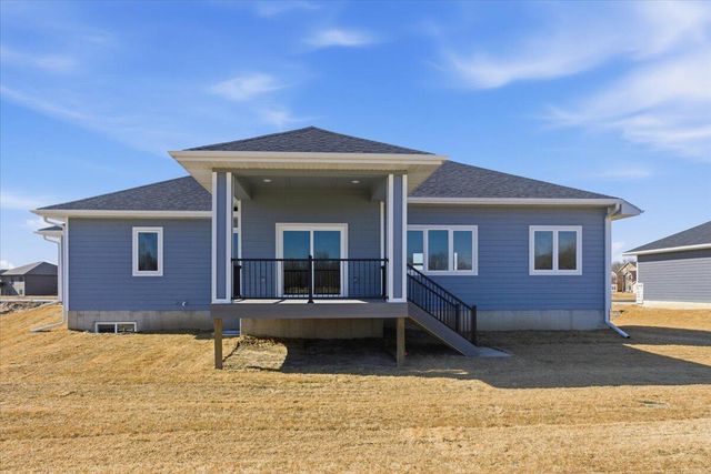 4995 COUNCIL POINTE Road, Council Bluffs, IA 51501