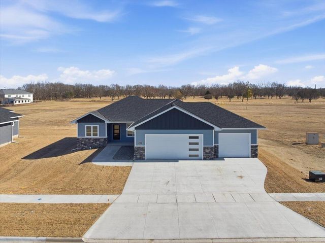 4995 COUNCIL POINTE Road, Council Bluffs, IA 51501