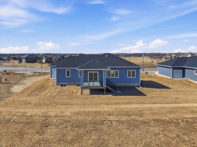 4995 COUNCIL POINTE Road, Council Bluffs, IA 51501