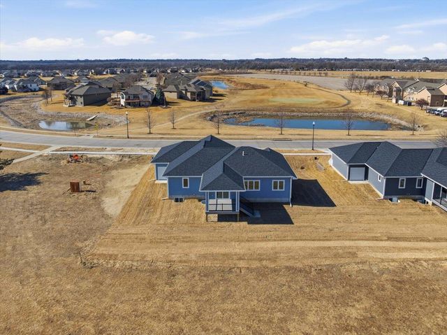 4995 COUNCIL POINTE Road, Council Bluffs, IA 51501