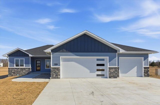 4995 COUNCIL POINTE Road, Council Bluffs, IA 51501