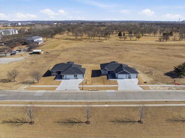 4995 COUNCIL POINTE Road, Council Bluffs, IA 51501