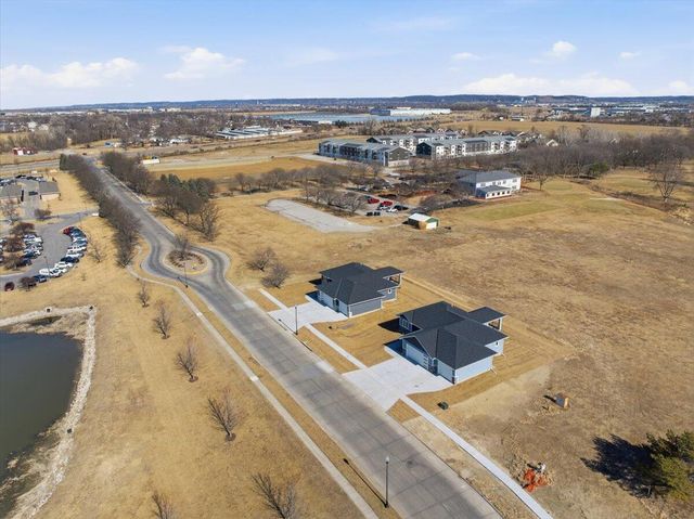 4995 COUNCIL POINTE Road, Council Bluffs, IA 51501