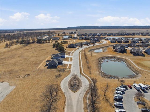 4995 COUNCIL POINTE Road, Council Bluffs, IA 51501