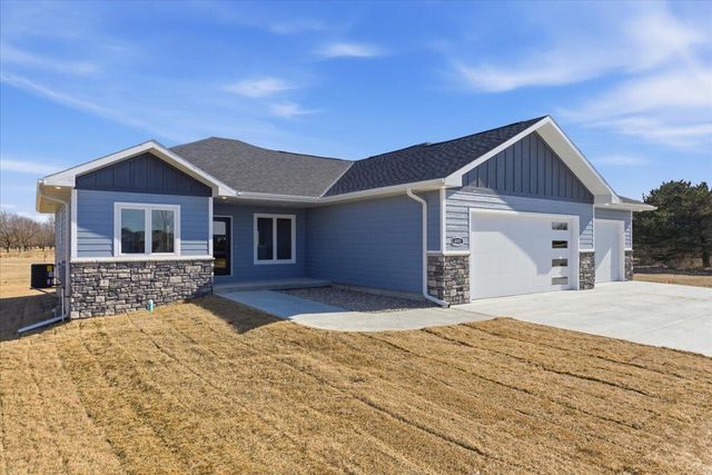 4995 COUNCIL POINTE Road, Council Bluffs, IA 51501