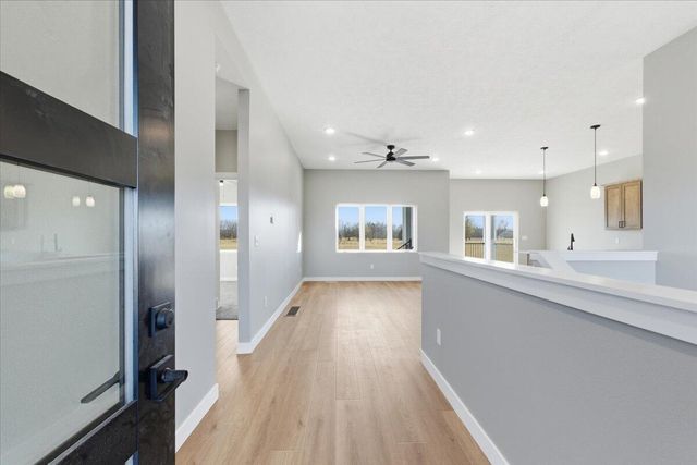 4995 COUNCIL POINTE Road, Council Bluffs, IA 51501