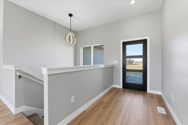 4995 COUNCIL POINTE Road, Council Bluffs, IA 51501