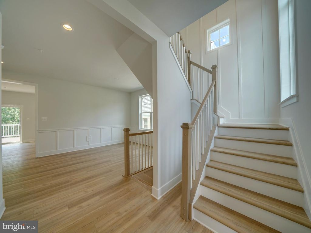 9420 FAIRVIEW AVE, Laurel, MD 20723