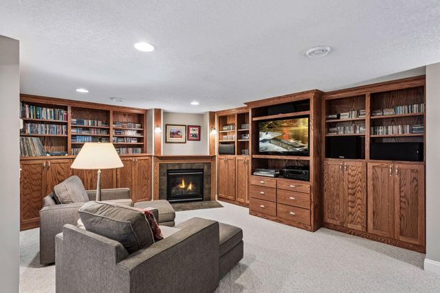 4000 Abbott Avenue S, Minneapolis, MN 55410