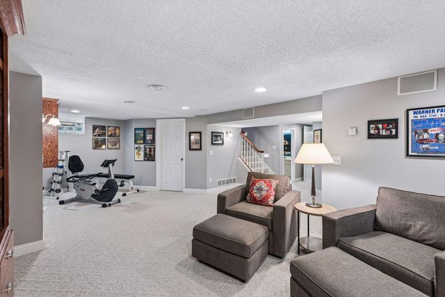 4000 Abbott Avenue S, Minneapolis, MN 55410