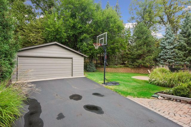 4000 Abbott Avenue S, Minneapolis, MN 55410