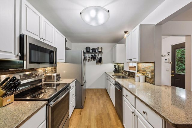 4000 Abbott Avenue S, Minneapolis, MN 55410