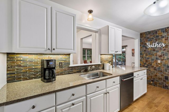 4000 Abbott Avenue S, Minneapolis, MN 55410