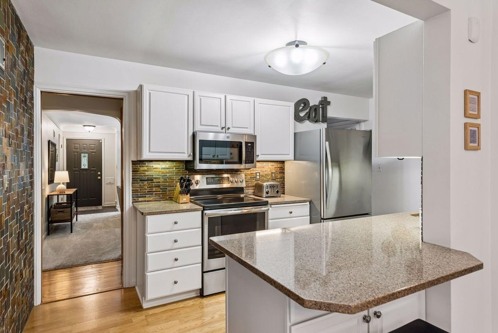 4000 Abbott Avenue S, Minneapolis, MN 55410 — photo 5