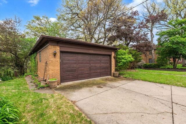 1070 20th Avenue, East Moline, IL 61244