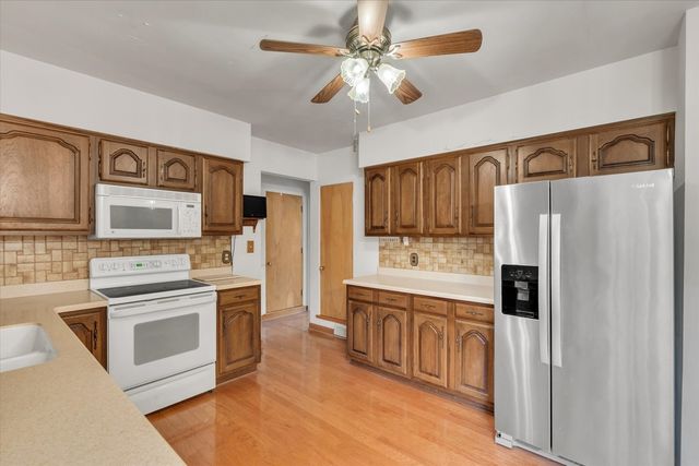 1070 20th Avenue, East Moline, IL 61244