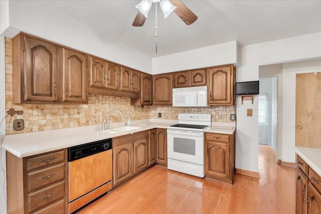 1070 20th Avenue, East Moline, IL 61244