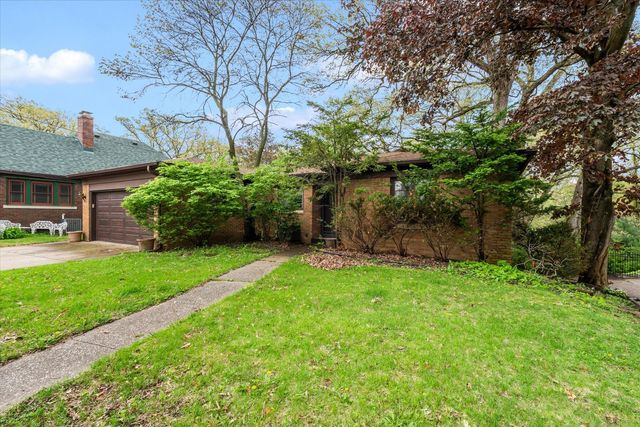 1070 20th Avenue, East Moline, IL 61244