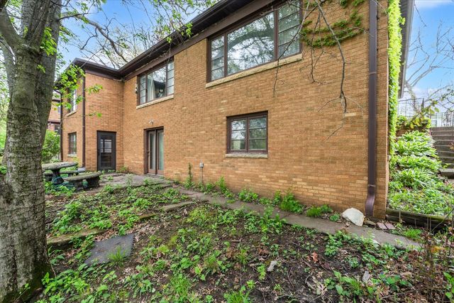 1070 20th Avenue, East Moline, IL 61244