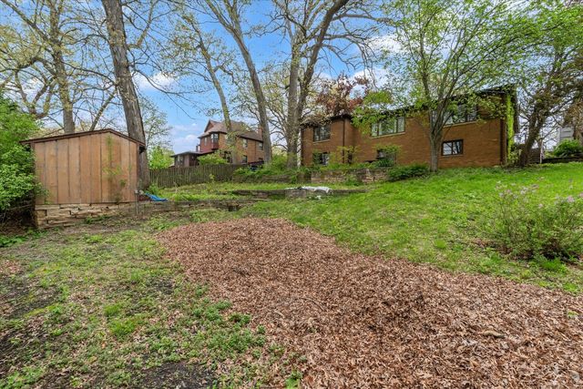 1070 20th Avenue, East Moline, IL 61244