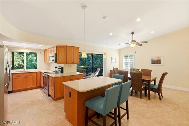 142 Old Tamiami TRL, Naples, FL 34110